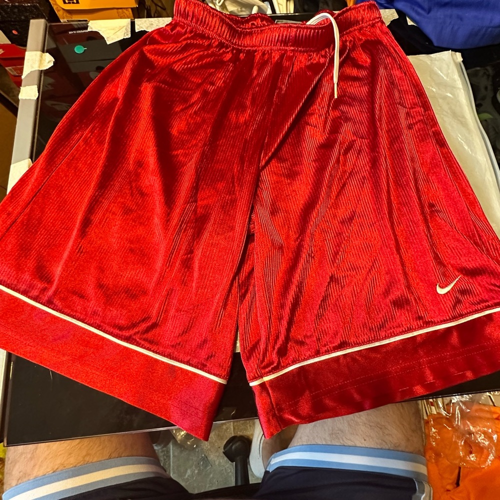 Rare Nike Basketball Money Dazzle Shorts Silky Shin Red White YL Mens Small